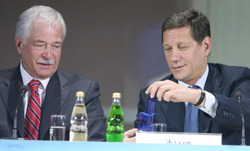 Борис Грызлов и Александр Жуков заверили, что в 2012-2014 годах Россия перейдет на режим гарантированного обеспечения населения питьевой водой нормативного качества.